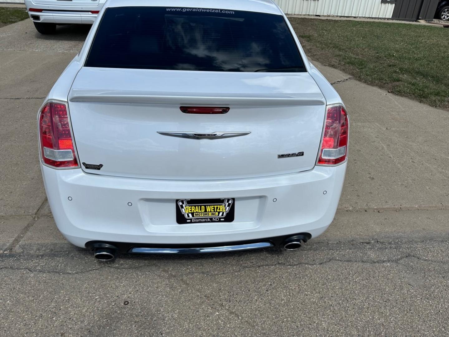 2012 WHITE CHRYSLER 300 SRT-8 (2C3CCAFJ5CH) with an 6.4L engine, Automatic transmission, located at 1030 S. 22nd St., Bismarck, ND, 58504, (701) 258-0022, 46.793560, -100.758118 - 6.4 Liter SRT-8 YELLOW BRAKE CALIBER COVERS-AUTO- Photo#5