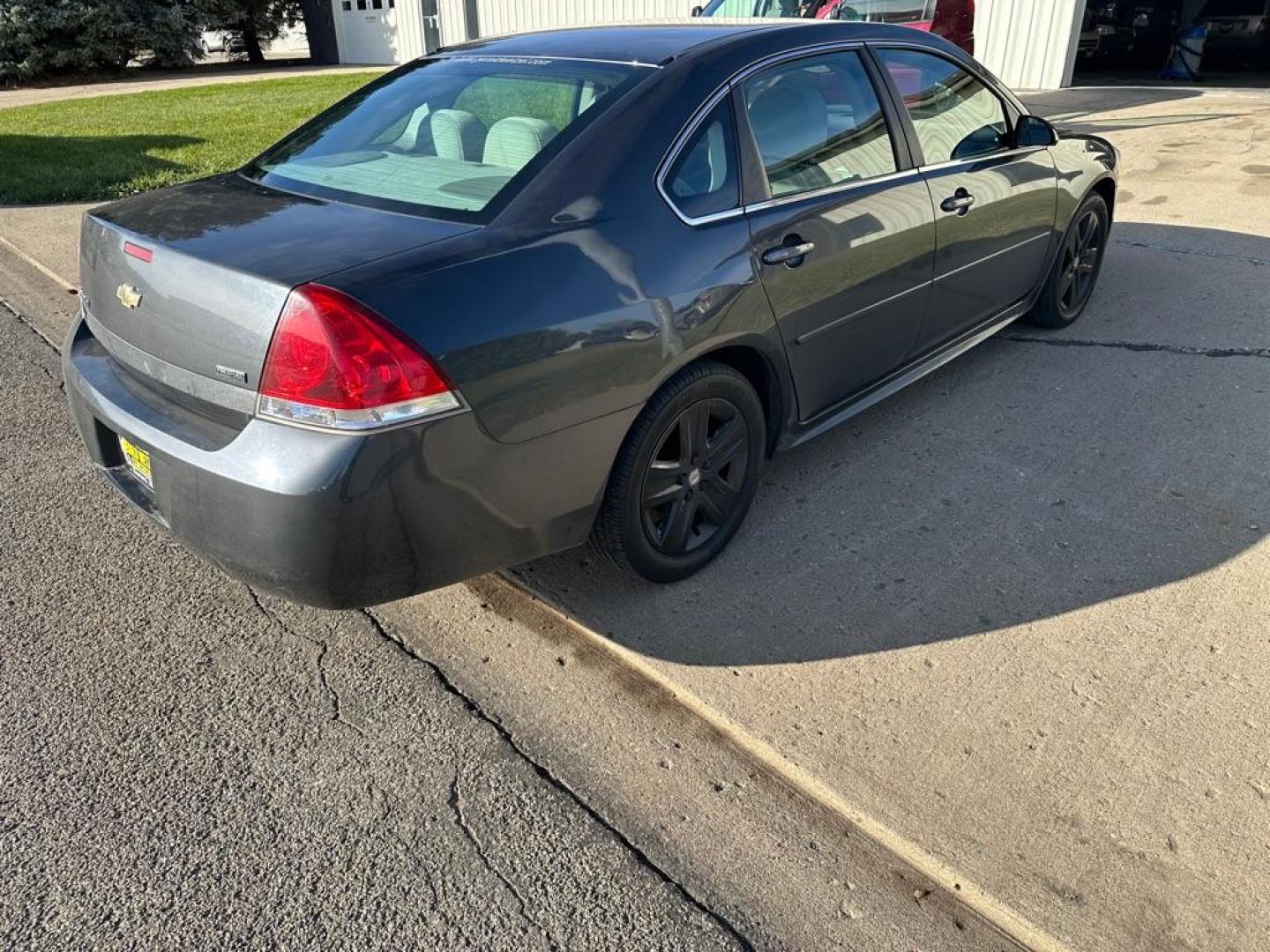 2011 CHEVROLET IMPALA LS (2G1WF5EK1B1) with an 3.5L engine, Automatic transmission, located at 1030 S. 22nd St., Bismarck, ND, 58504, (701) 258-0022, 46.793560, -100.758118 - Photo#3
