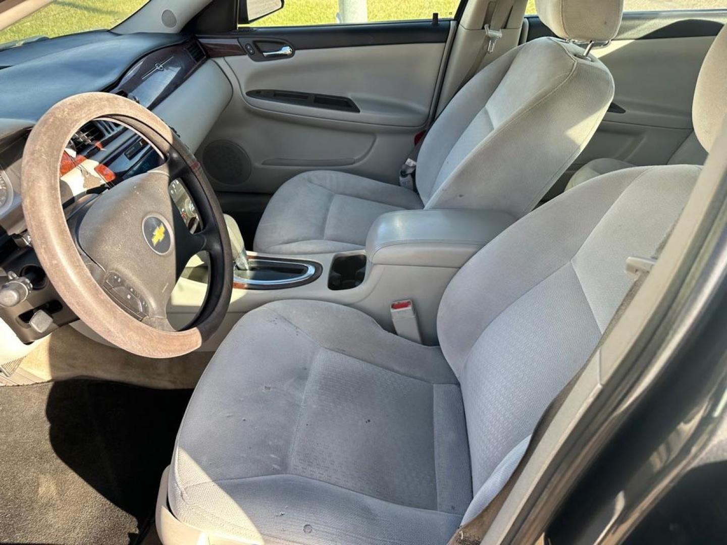 2011 CHEVROLET IMPALA LS (2G1WF5EK1B1) with an 3.5L engine, Automatic transmission, located at 1030 S. 22nd St., Bismarck, ND, 58504, (701) 258-0022, 46.793560, -100.758118 - Photo#4