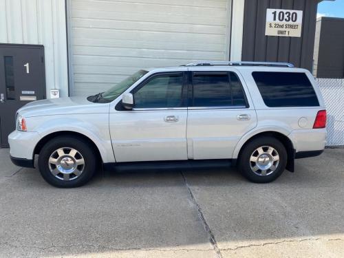 2006 LINCOLN NAVIGATOR 4DR