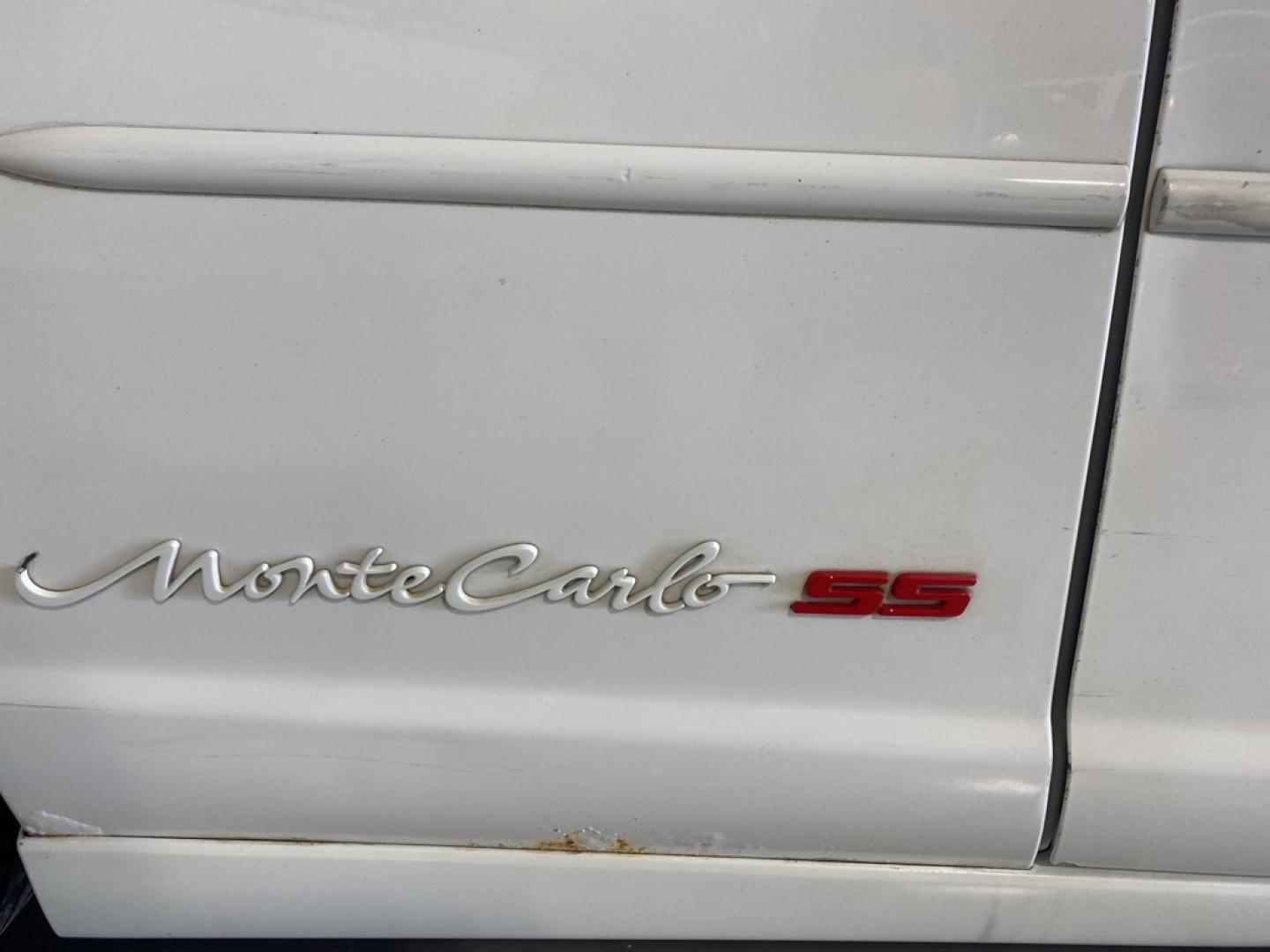 2000 WHITE CHEVROLET MONTE CARLO SS (2G1WX12K4Y9) with an 3.8L engine, Automatic transmission, located at 1030 S. 22nd St., Bismarck, ND, 58504, (701) 258-0022, 46.793560, -100.758118- Photo#1