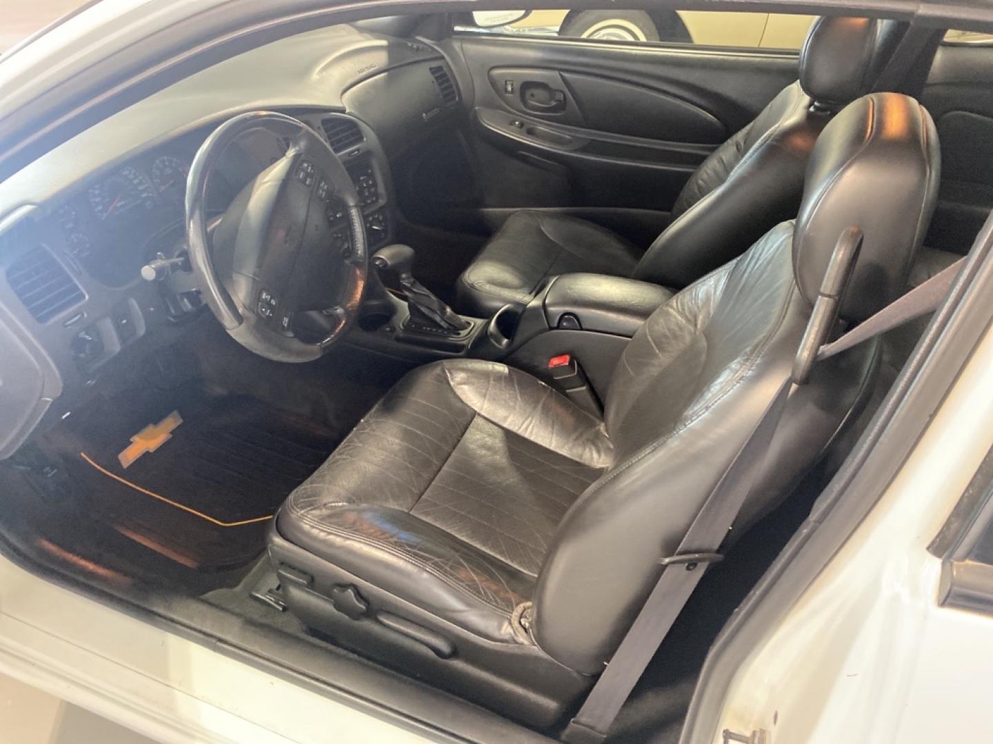 2000 WHITE CHEVROLET MONTE CARLO SS (2G1WX12K4Y9) with an 3.8L engine, Automatic transmission, located at 1030 S. 22nd St., Bismarck, ND, 58504, (701) 258-0022, 46.793560, -100.758118- Photo#2