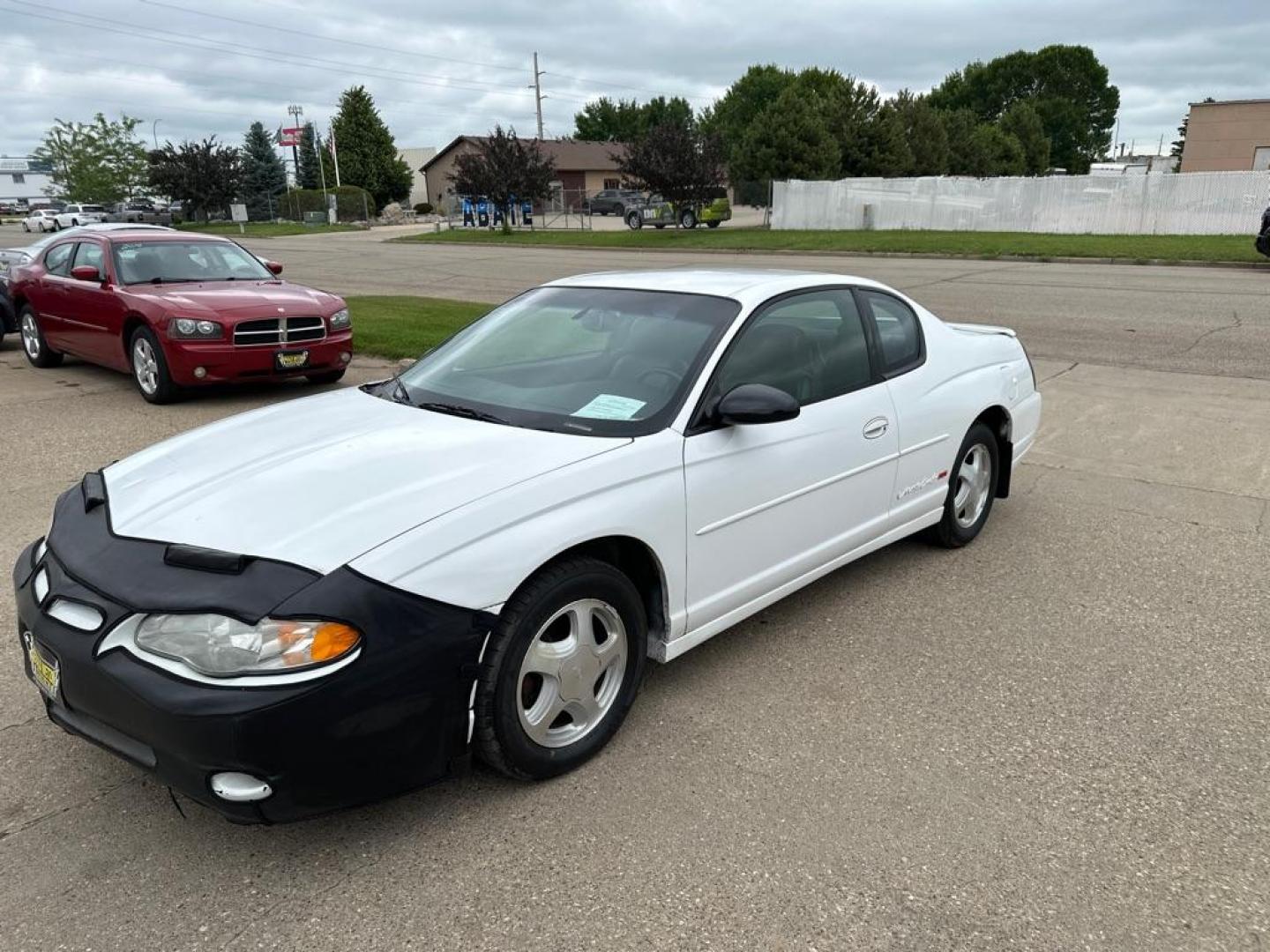 2000 WHITE CHEVROLET MONTE CARLO SS (2G1WX12K4Y9) with an 3.8L engine, Automatic transmission, located at 1030 S. 22nd St., Bismarck, ND, 58504, (701) 258-0022, 46.793560, -100.758118 - Photo#4