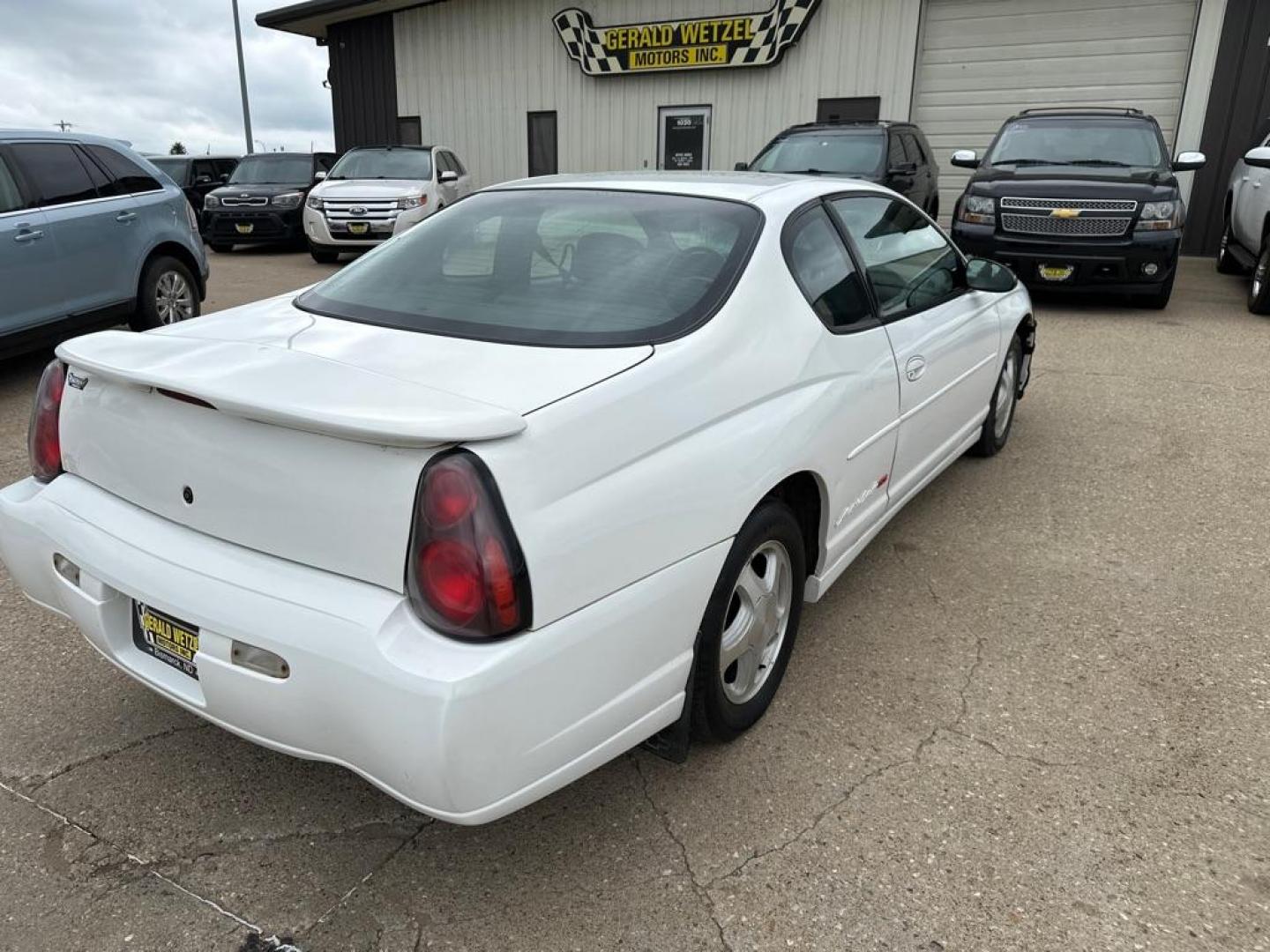 2000 WHITE CHEVROLET MONTE CARLO SS (2G1WX12K4Y9) with an 3.8L engine, Automatic transmission, located at 1030 S. 22nd St., Bismarck, ND, 58504, (701) 258-0022, 46.793560, -100.758118 - Photo#8