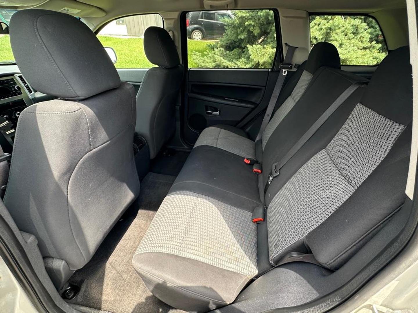 2010 JEEP GRAND CHEROKEE LAREDO (1J4PR4GK8AC) with an 3.7L engine, Automatic transmission, located at 1030 S. 22nd St., Bismarck, ND, 58504, (701) 258-0022, 46.793560, -100.758118 - NICE CLEAN JEEP - Photo#5