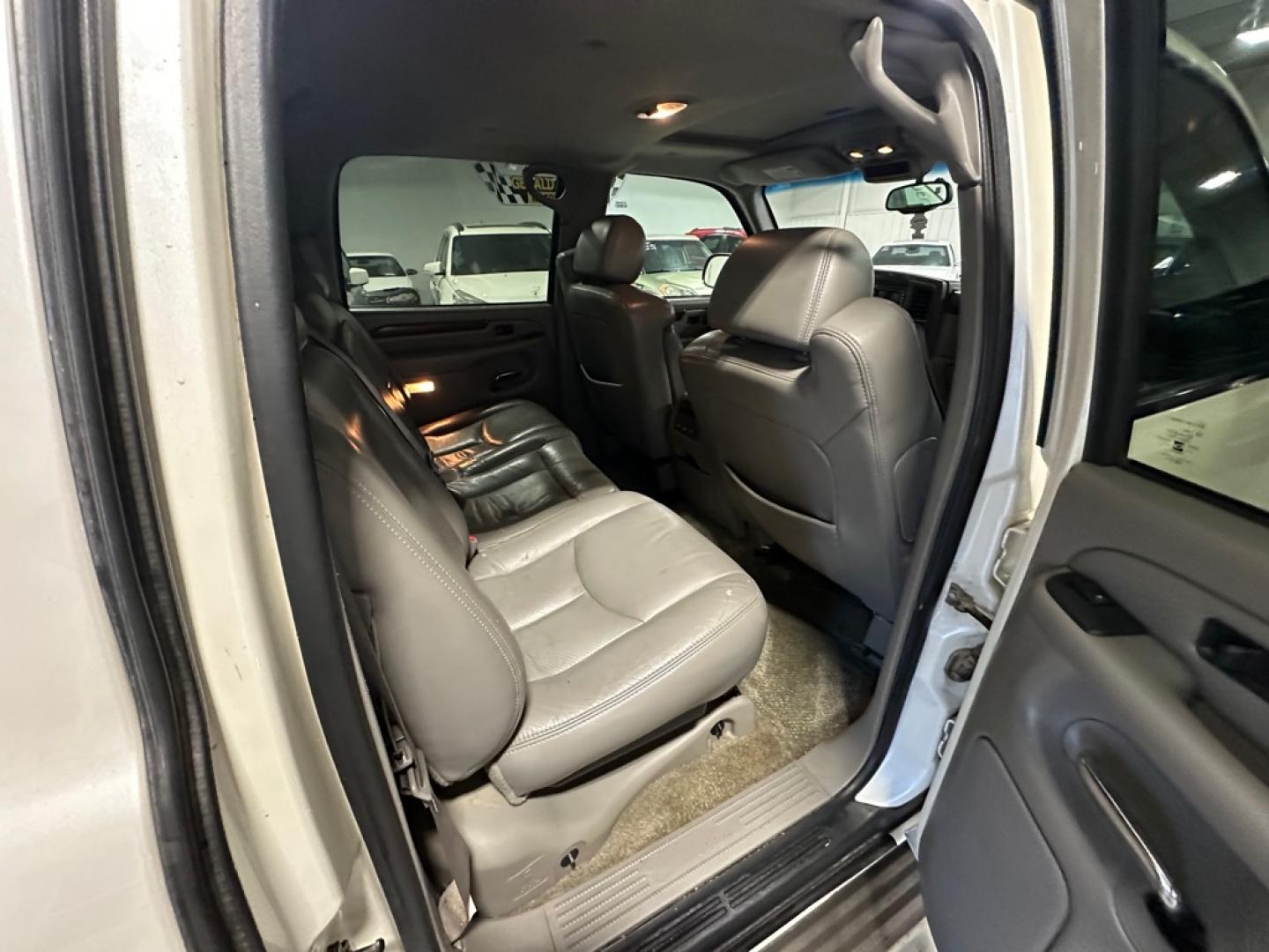 2003 CADILLAC ESCALADE EXT (3GYEK63N53G) with an 6.0L engine, Automatic transmission, located at 1030 S. 22nd St., Bismarck, ND, 58504, (701) 258-0022, 46.793560, -100.758118- Photo#5