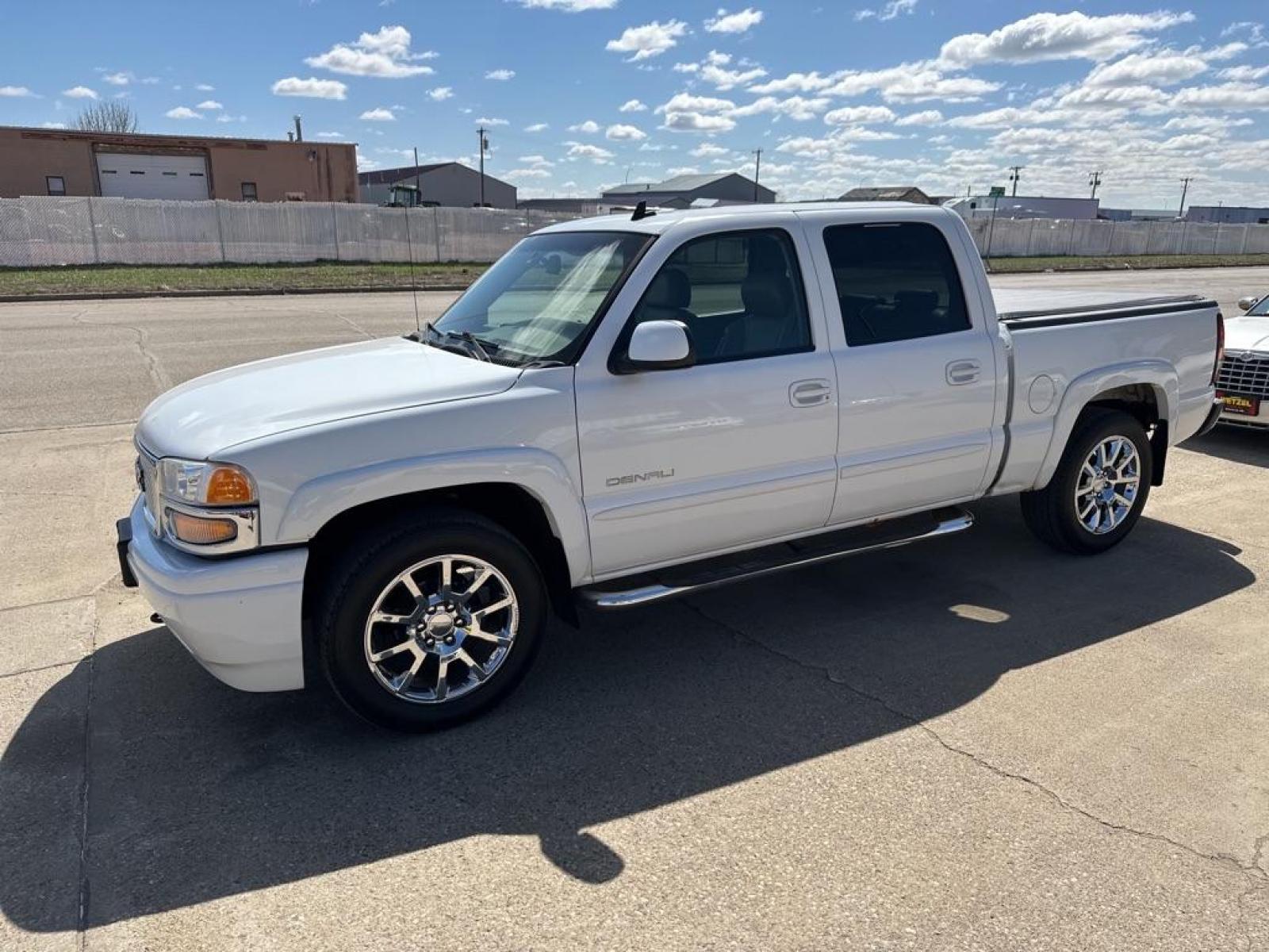 2006 WHITE GMC SIERRA 1500 DENALI (2GTEK63N561) with an 6.0L engine, Automatic transmission, located at 1030 S. 22nd St., Bismarck, ND, 58504, (701) 258-0022, 46.793560, -100.758118 - Photo #0