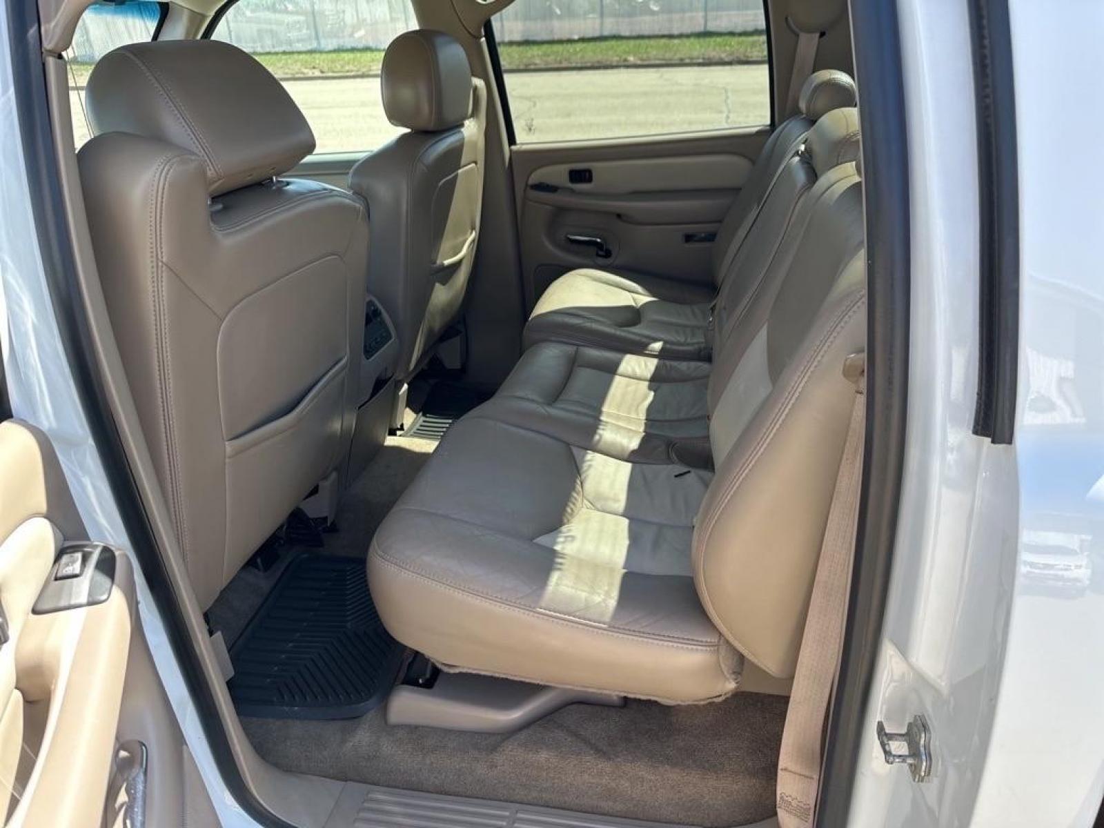 2006 WHITE GMC SIERRA 1500 DENALI (2GTEK63N561) with an 6.0L engine, Automatic transmission, located at 1030 S. 22nd St., Bismarck, ND, 58504, (701) 258-0022, 46.793560, -100.758118 - Photo #4
