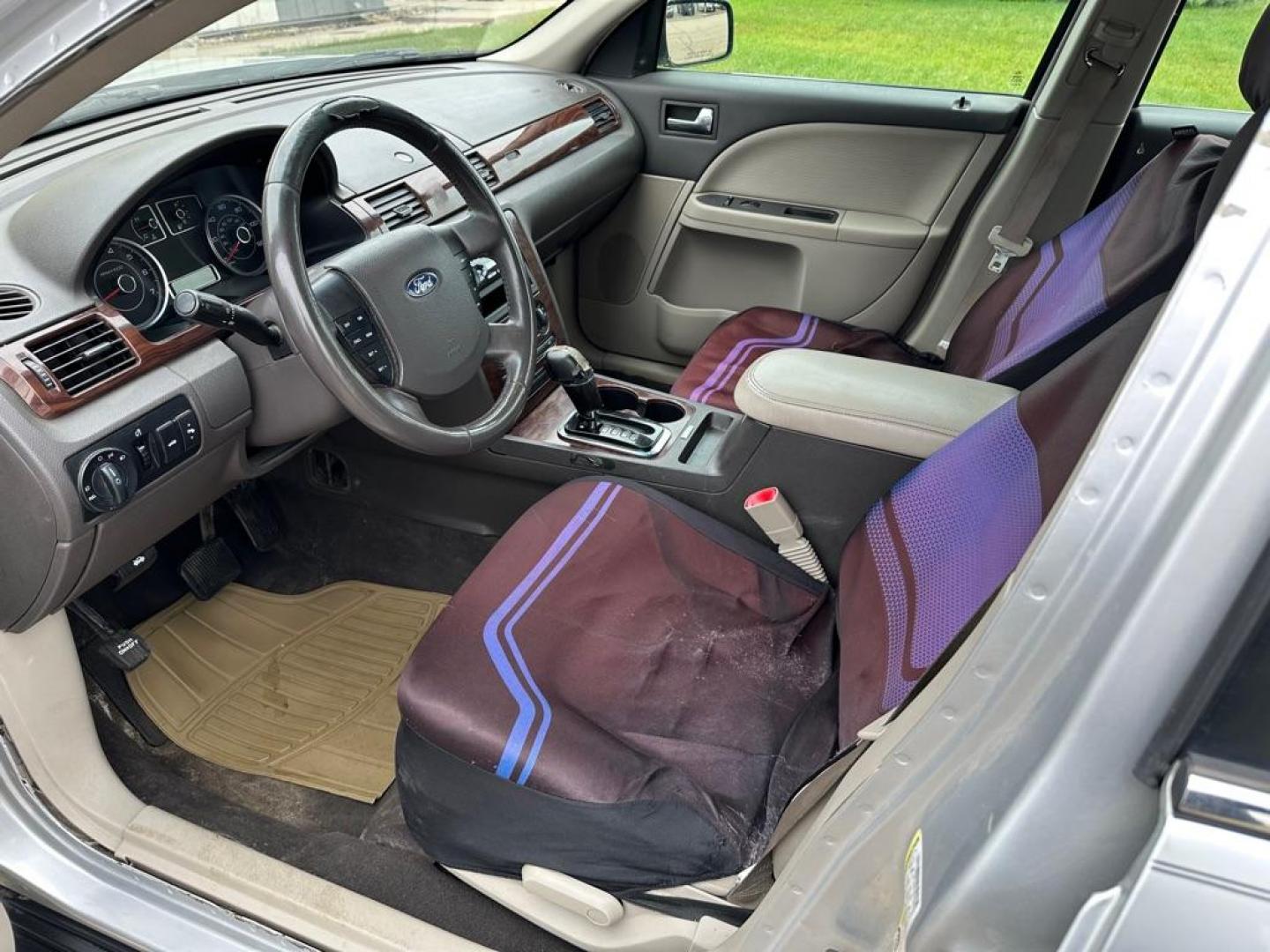2009 FORD TAURUS SE (1FAHP26W29G) with an 3.5L engine, Automatic transmission, located at 1030 S. 22nd St., Bismarck, ND, 58504, (701) 258-0022, 46.793560, -100.758118 - GOOD RUNNING CAR. - Photo#6