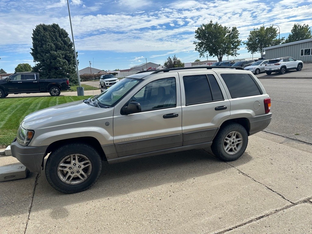 photo of 2004 JEEP GRAND CHEROKEE 4DR