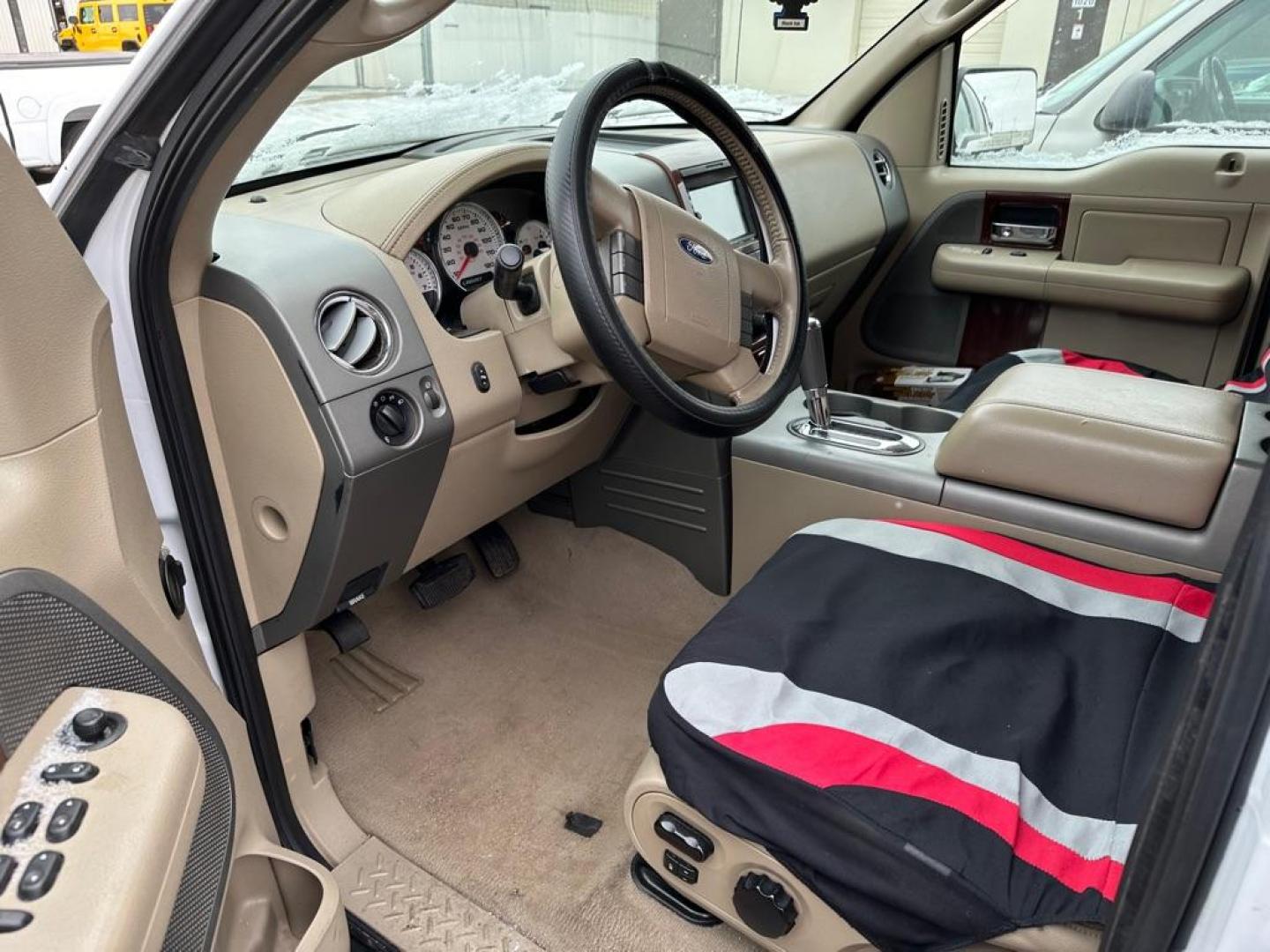 2006 WHITE FORD F150 SUPERCREW (1FTPW14526F) with an 5.4L engine, Automatic transmission, located at 1030 S. 22nd St., Bismarck, ND, 58504, (701) 258-0022, 46.793560, -100.758118 - 5.4 LITER-4X4 TOPPER - Photo#8