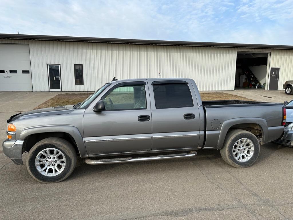 photo of 2006 GMC NEW SIERRA 4DR