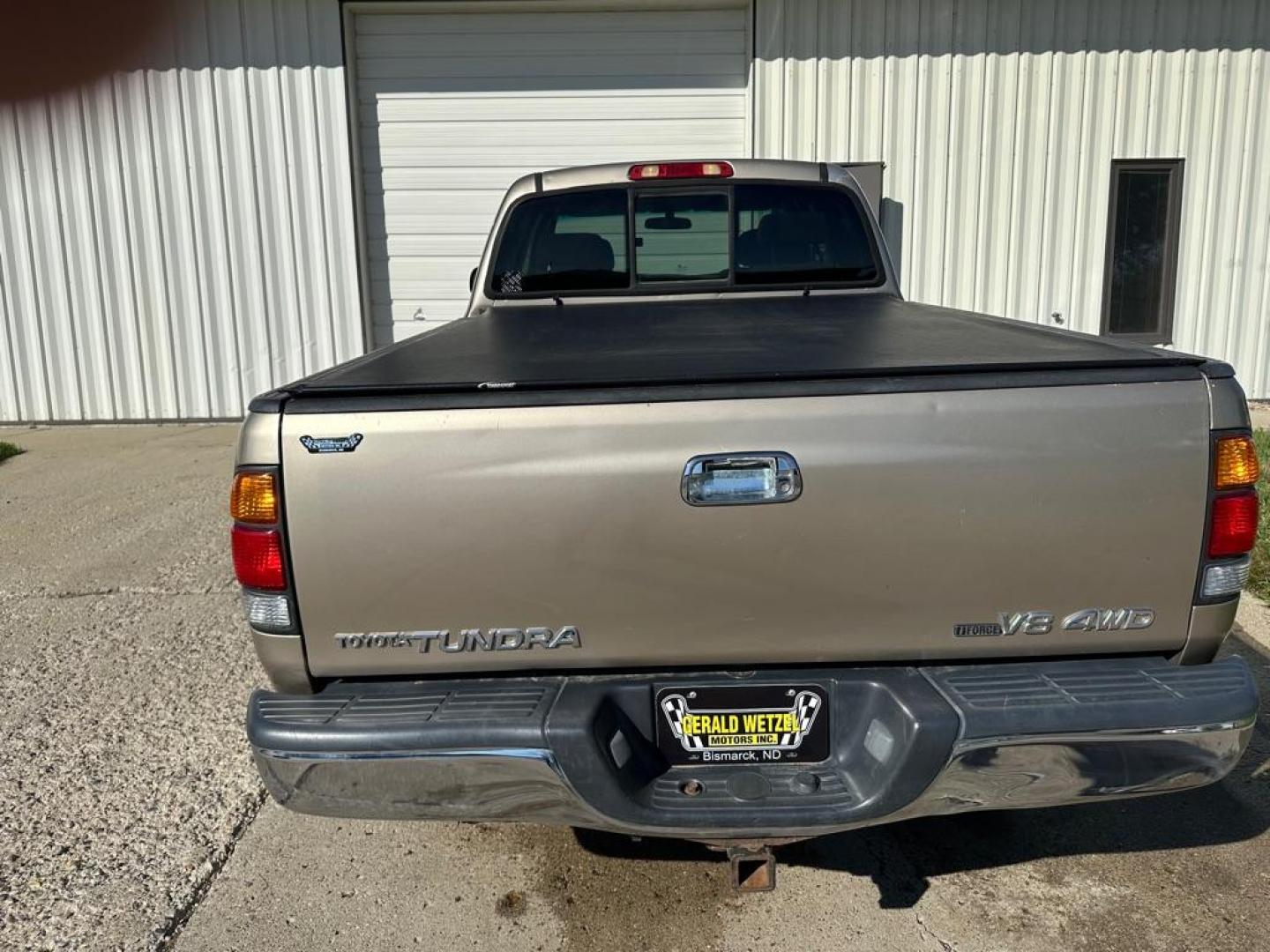 2004 BRONZE TOYOTA TUNDRA ACCESS CAB SR5 (5TBBT44134S) with an 4.7L engine, Automatic transmission, located at 1030 S. 22nd St., Bismarck, ND, 58504, (701) 258-0022, 46.793560, -100.758118 - Photo#2