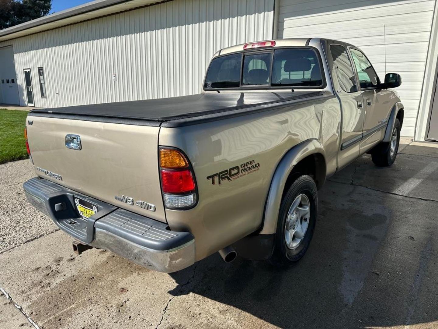2004 BRONZE TOYOTA TUNDRA ACCESS CAB SR5 (5TBBT44134S) with an 4.7L engine, Automatic transmission, located at 1030 S. 22nd St., Bismarck, ND, 58504, (701) 258-0022, 46.793560, -100.758118 - Photo#4