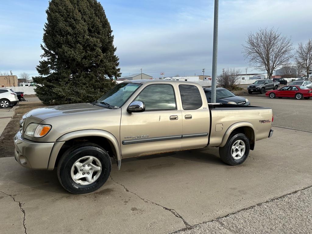 photo of 2004 TOYOTA TUNDRA 4DR