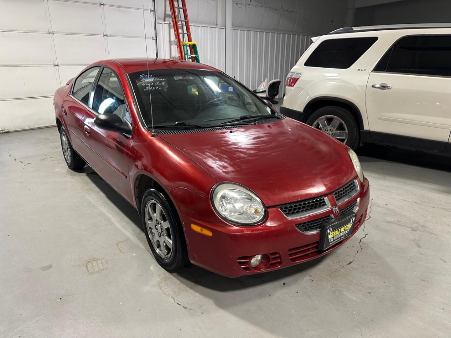 2005 DODGE NEON SXT (1B3ES56C15D) with an 2.0L engine, Automatic transmission, located at 1030 S. 22nd St., Bismarck, ND, 58504, (701) 258-0022, 46.793560, -100.758118 - GREAT MILEAGE CAR. NICE CONDITION- Photo#1