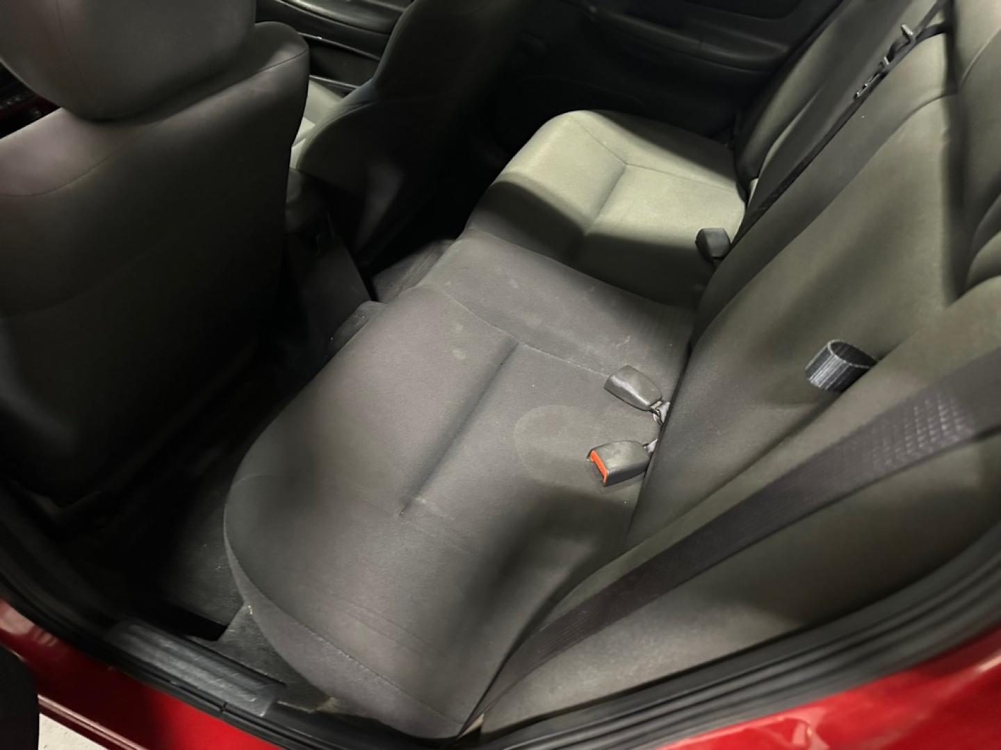 2005 DODGE NEON SXT (1B3ES56C15D) with an 2.0L engine, Automatic transmission, located at 1030 S. 22nd St., Bismarck, ND, 58504, (701) 258-0022, 46.793560, -100.758118 - GREAT MILEAGE CAR. NICE CONDITION- Photo#4