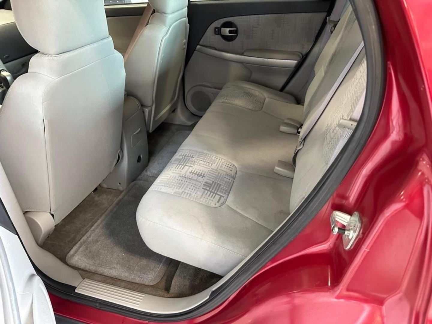 2006 CHEVROLET EQUINOX LS (2CNDL13F266) with an 3.4L engine, Automatic transmission, located at 1030 S. 22nd St., Bismarck, ND, 58504, (701) 258-0022, 46.793560, -100.758118 - Left fender damage - Photo#6