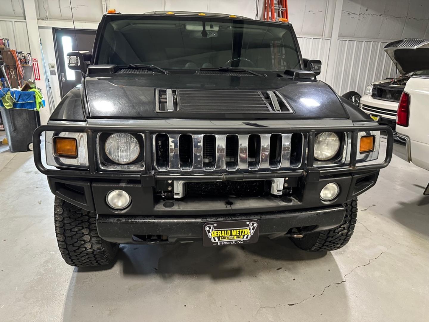 2007 HUMMER H2 (5GRGN23U17H) with an 6.0L engine, Automatic transmission, located at 1030 S. 22nd St., Bismarck, ND, 58504, (701) 258-0022, 46.793560, -100.758118 - New Tires, Rebuilt transmission w/ warranty. Above average condtion. Nice!!!- Photo#1