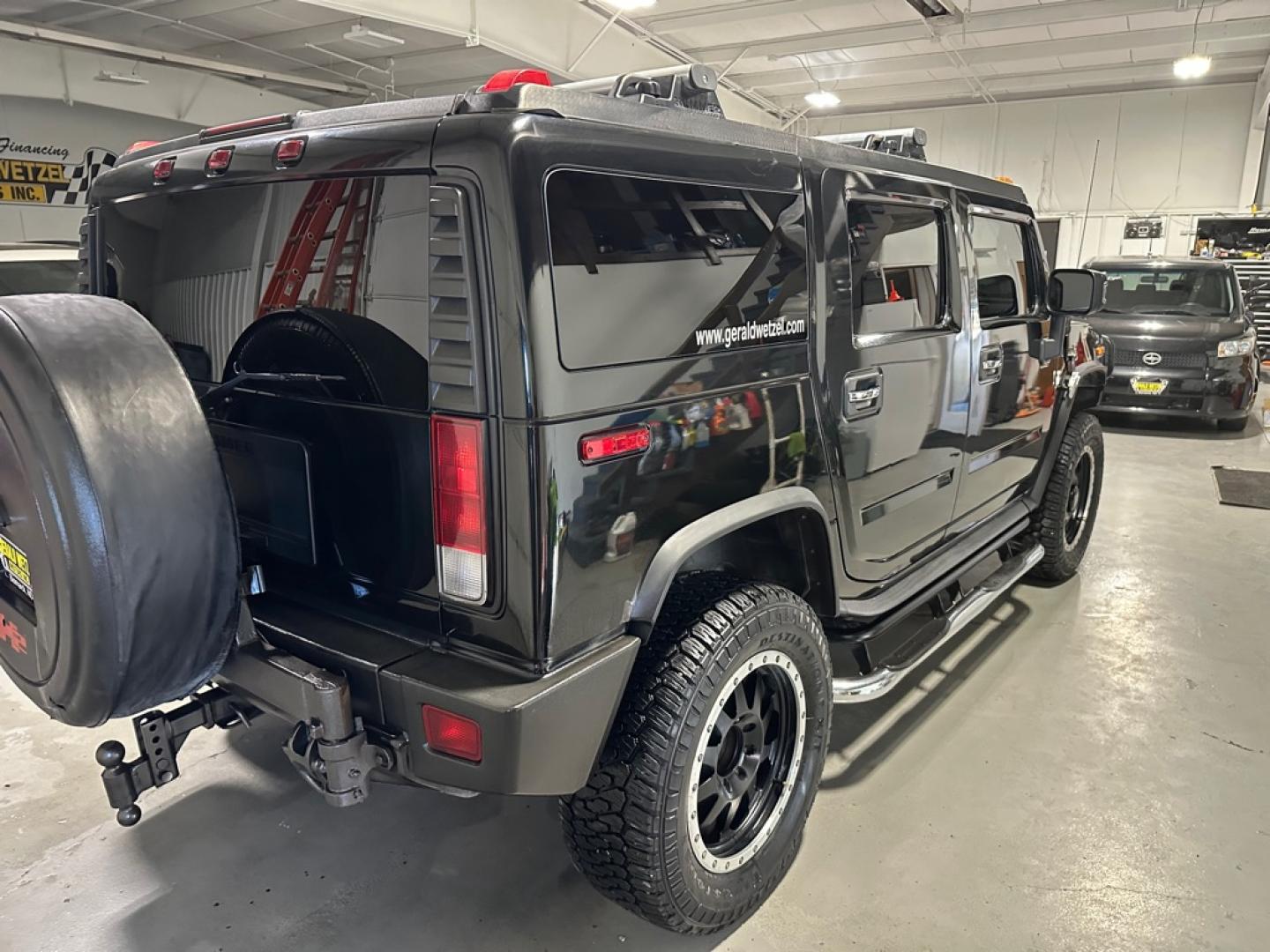 2007 HUMMER H2 (5GRGN23U17H) with an 6.0L engine, Automatic transmission, located at 1030 S. 22nd St., Bismarck, ND, 58504, (701) 258-0022, 46.793560, -100.758118 - New Tires, Rebuilt transmission w/ warranty. Above average condtion. Nice!!!- Photo#4