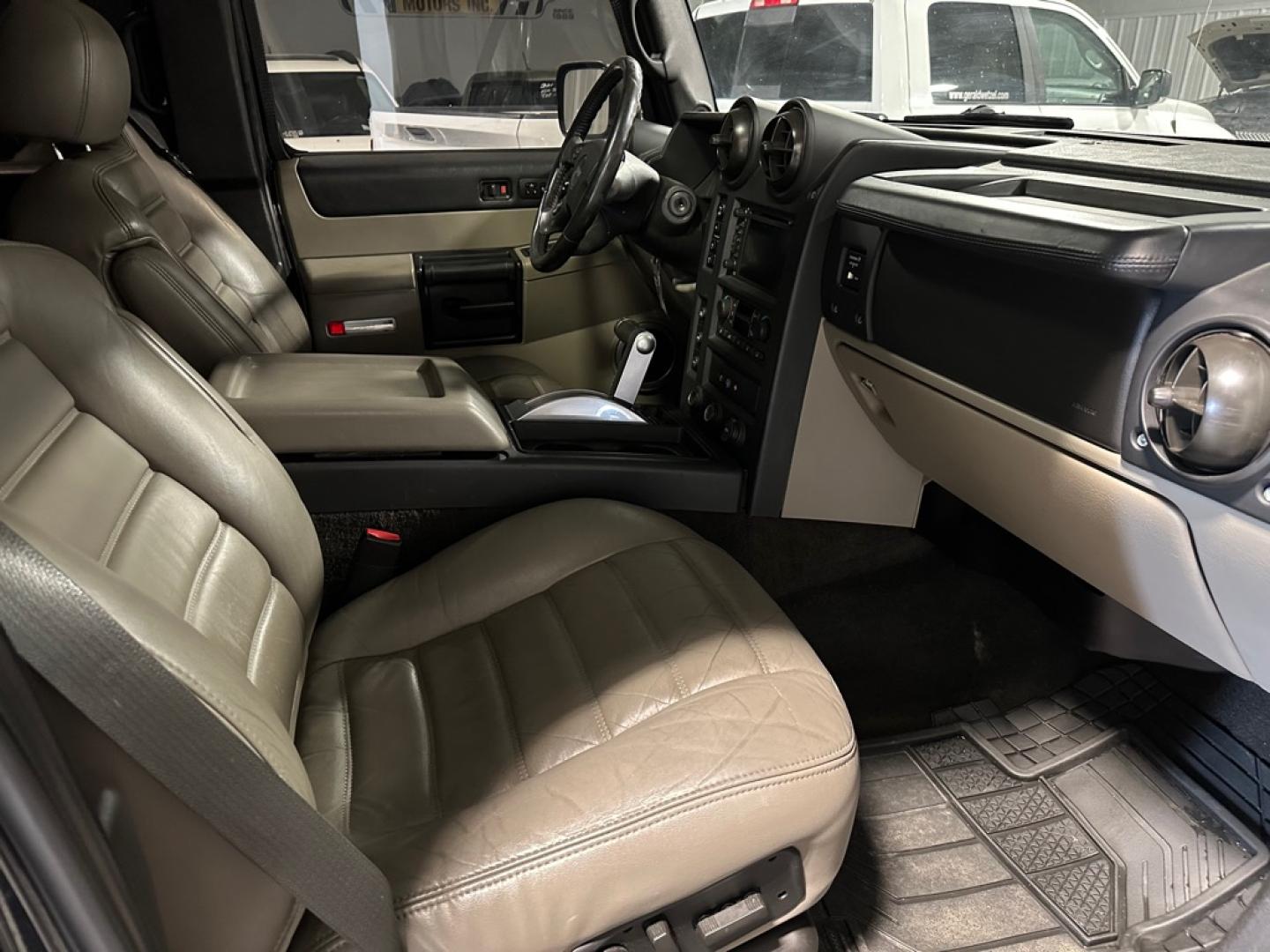 2007 HUMMER H2 (5GRGN23U17H) with an 6.0L engine, Automatic transmission, located at 1030 S. 22nd St., Bismarck, ND, 58504, (701) 258-0022, 46.793560, -100.758118 - New Tires, Rebuilt transmission w/ warranty. Above average condtion. Nice!!!- Photo#6