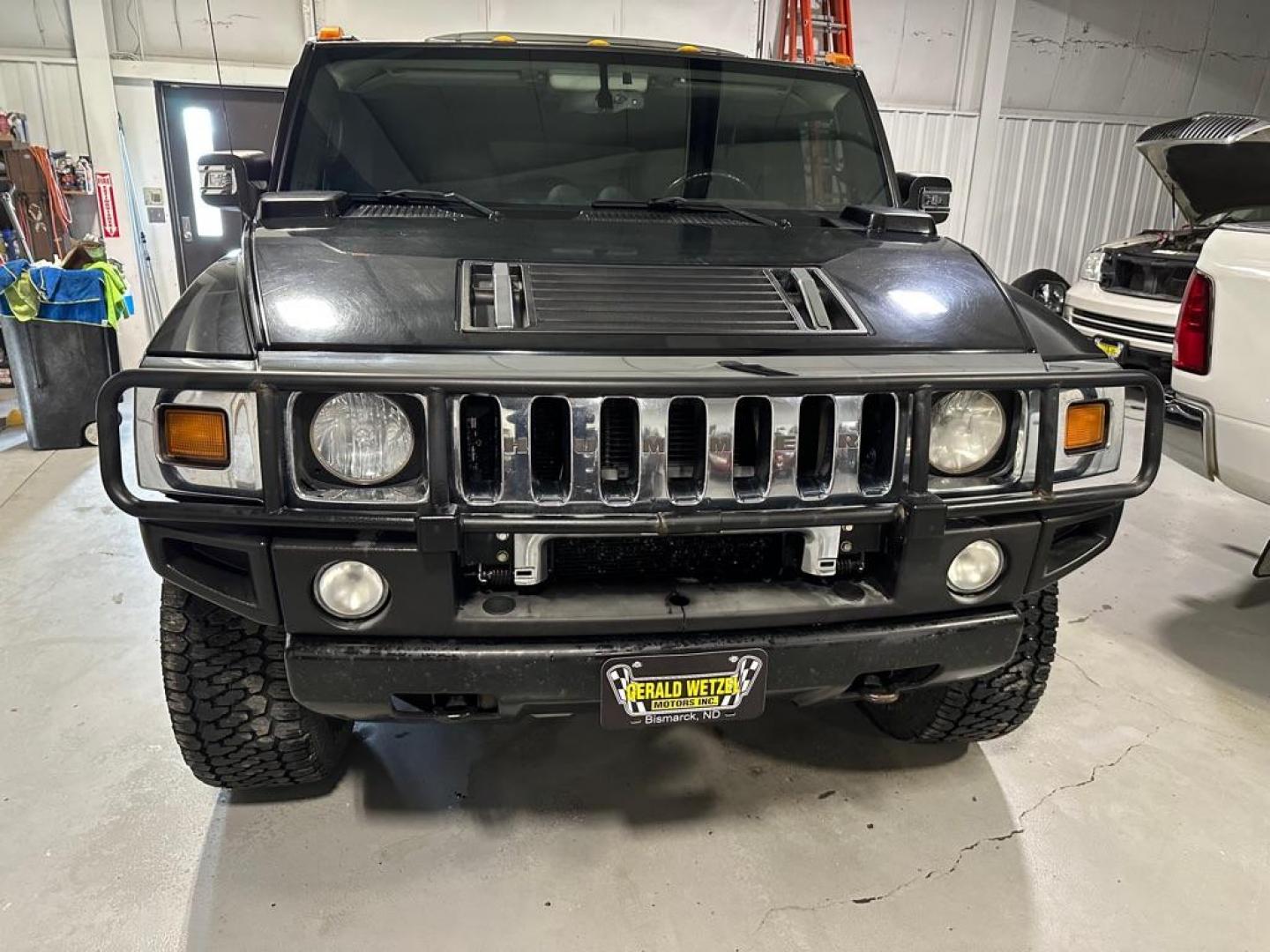 2007 HUMMER H2 (5GRGN23U17H) with an 6.0L engine, Automatic transmission, located at 1030 S. 22nd St., Bismarck, ND, 58504, (701) 258-0022, 46.793560, -100.758118 - New Tires, Rebuilt transmission w/ warranty. Above average condtion. Nice!!! - Photo#1