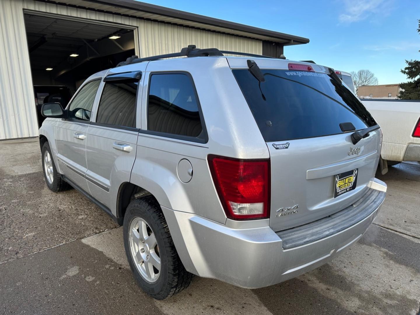 2010 JEEP GRAND CHEROKEE LAREDO (1J4PR4GK6AC) with an 3.7L engine, Automatic transmission, located at 1030 S. 22nd St., Bismarck, ND, 58504, (701) 258-0022, 46.793560, -100.758118- Photo#1