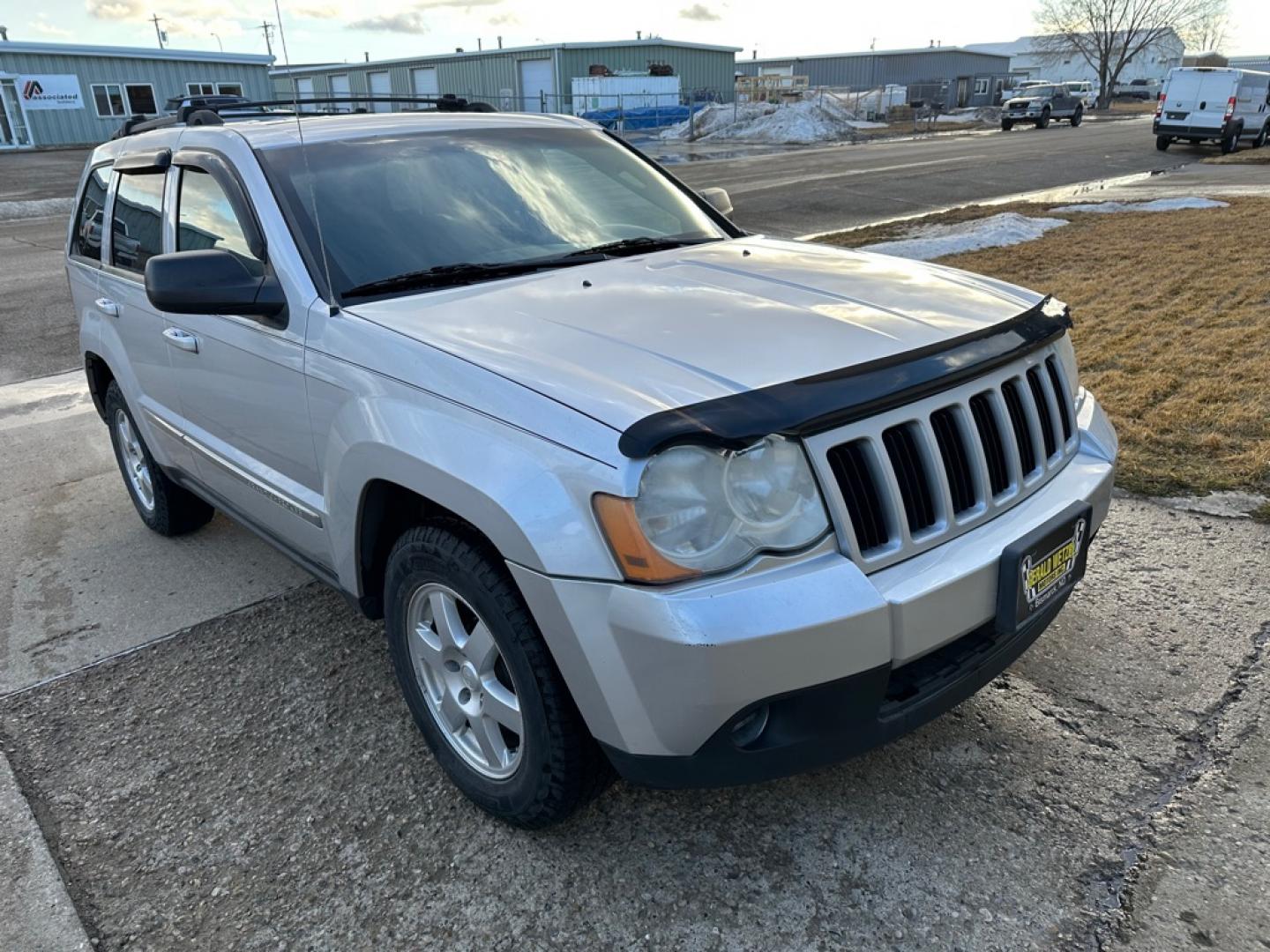 2010 JEEP GRAND CHEROKEE LAREDO (1J4PR4GK6AC) with an 3.7L engine, Automatic transmission, located at 1030 S. 22nd St., Bismarck, ND, 58504, (701) 258-0022, 46.793560, -100.758118- Photo#2