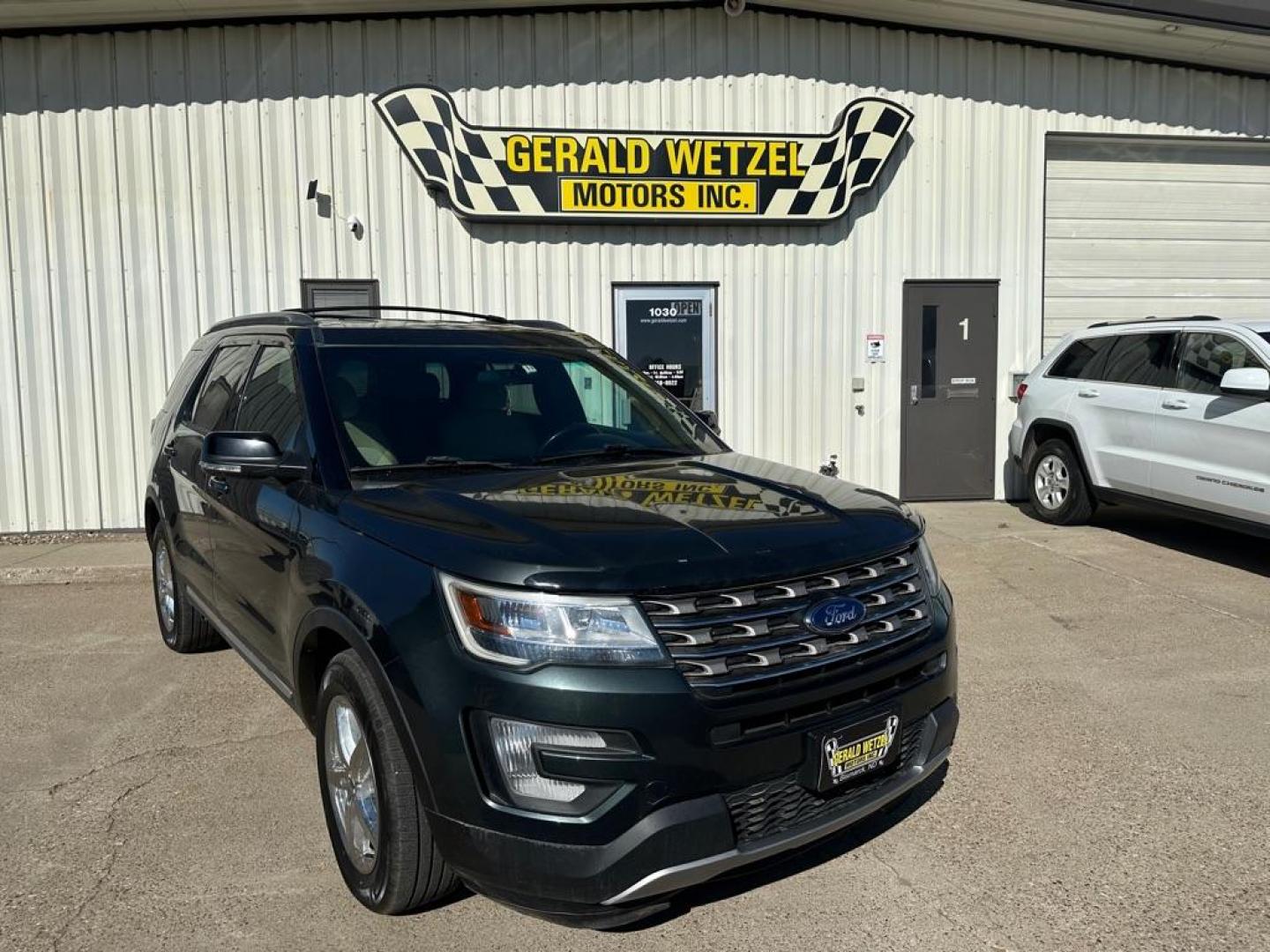 2016 FORD EXPLORER XLT (1FM5K8D88GG) with an 3.5L engine, Automatic transmission, located at 1030 S. 22nd St., Bismarck, ND, 58504, (701) 258-0022, 46.793560, -100.758118 - Photo#1