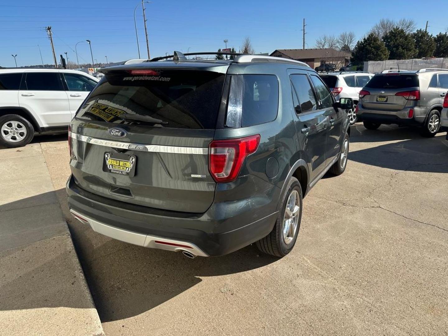 2016 FORD EXPLORER XLT (1FM5K8D88GG) with an 3.5L engine, Automatic transmission, located at 1030 S. 22nd St., Bismarck, ND, 58504, (701) 258-0022, 46.793560, -100.758118 - Photo#3