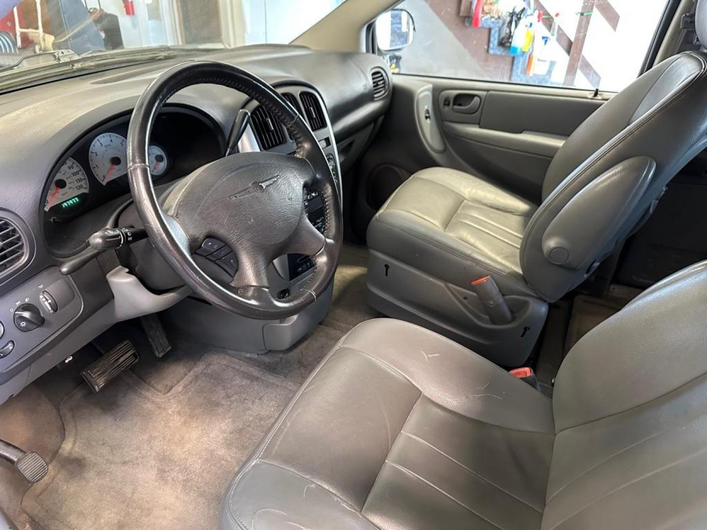 2007 CHRYSLER TOWN and COUNTRY TOURING (2A4GP54LX7R) with an 3.8L engine, Automatic transmission, located at 1030 S. 22nd St., Bismarck, ND, 58504, (701) 258-0022, 46.793560, -100.758118 - 3.8 LITER. 7 PASSENGER - Photo#6