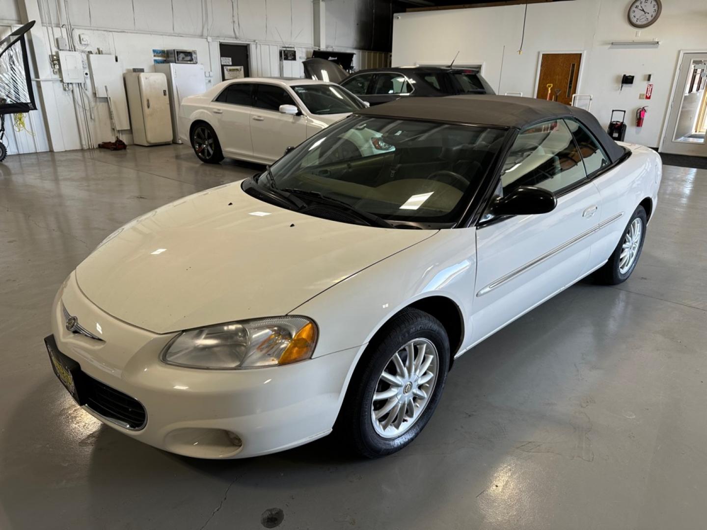 2002 CHRYSLER SEBRING LXI (1C3EL55R82N) with an 2.7L engine, Automatic transmission, located at 1030 S. 22nd St., Bismarck, ND, 58504, (701) 258-0022, 46.793560, -100.758118- Photo#1
