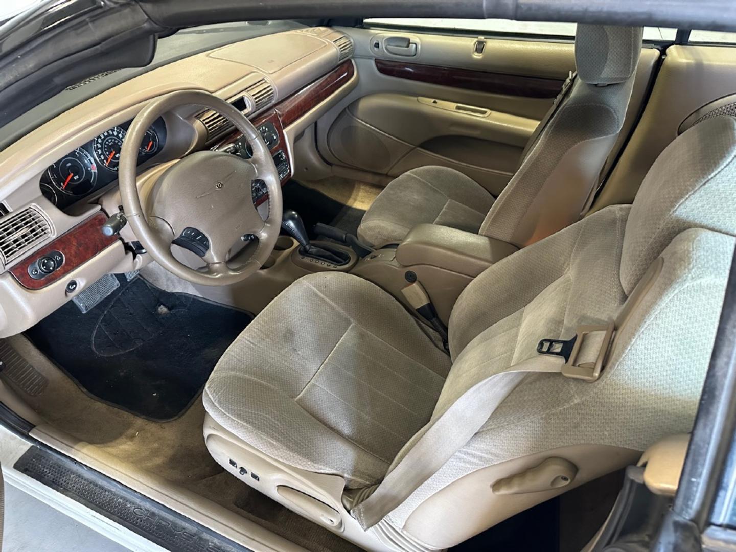 2002 CHRYSLER SEBRING LXI (1C3EL55R82N) with an 2.7L engine, Automatic transmission, located at 1030 S. 22nd St., Bismarck, ND, 58504, (701) 258-0022, 46.793560, -100.758118- Photo#3