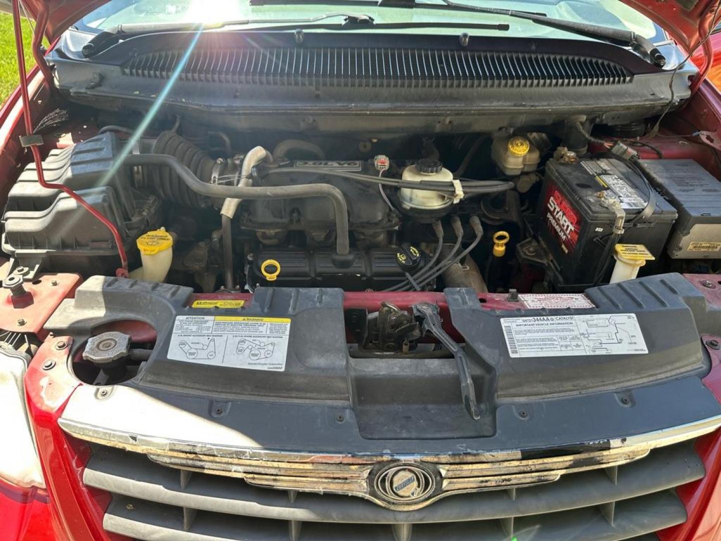 2005 CHRYSLER TOWN and COUNTRY TOURING (2C4GP54L05R) with an 3.8L engine, Automatic transmission, located at 1030 S. 22nd St., Bismarck, ND, 58504, (701) 258-0022, 46.793560, -100.758118 - NICE CLEAN VAN. 3.8 LITER - Photo#1