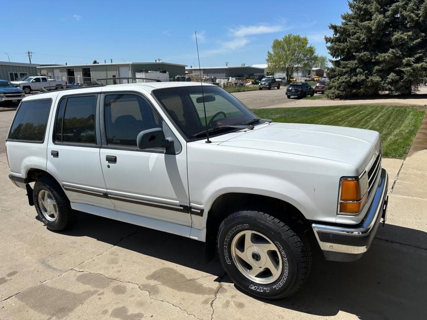 1994 FORD EXPLORER (1FMDU34X7RU) with an 4.0L engine, Automatic transmission, located at 1030 S. 22nd St., Bismarck, ND, 58504, (701) 258-0022, 46.793560, -100.758118 - NEW TIRES. CLEAN VEHICLE - Photo#3