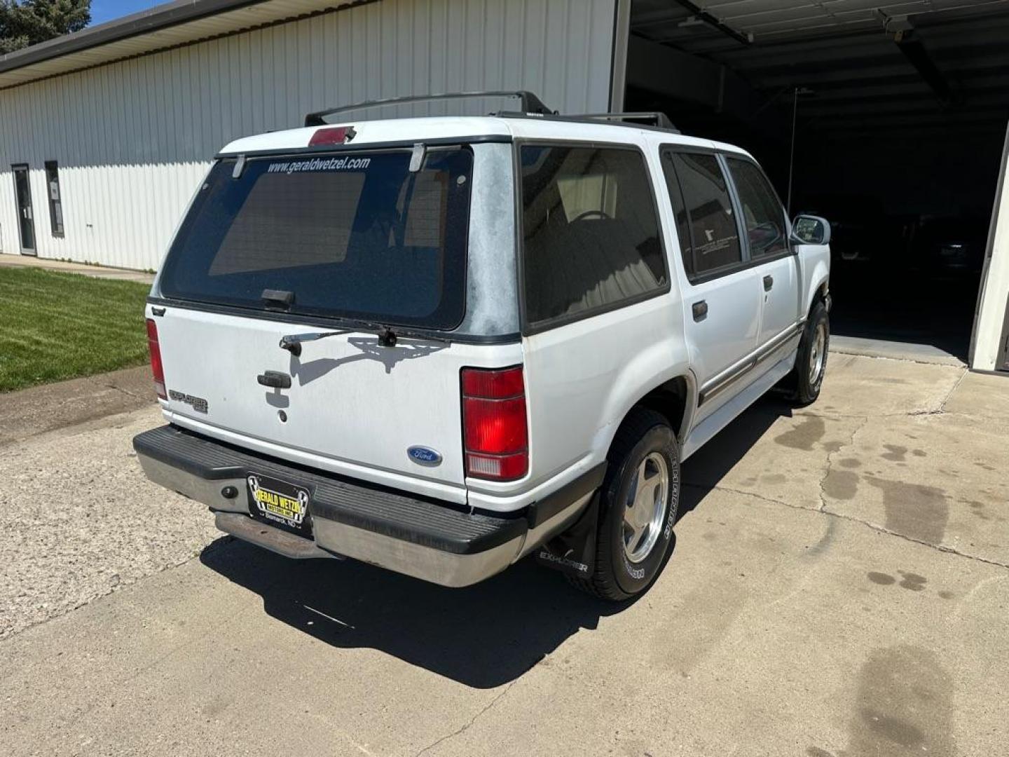 1994 FORD EXPLORER (1FMDU34X7RU) with an 4.0L engine, Automatic transmission, located at 1030 S. 22nd St., Bismarck, ND, 58504, (701) 258-0022, 46.793560, -100.758118 - NEW TIRES. CLEAN VEHICLE - Photo#4
