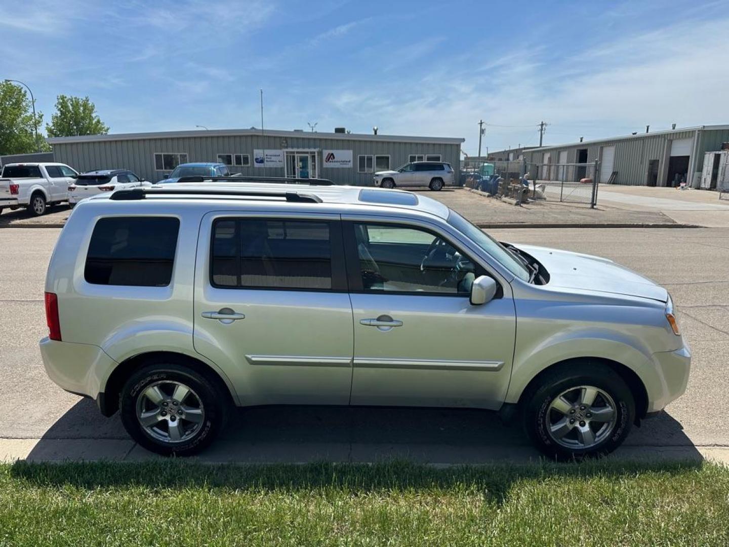 2009 HONDA PILOT EXL (5FNYF48629B) with an 3.5L engine, Automatic transmission, located at 1030 S. 22nd St., Bismarck, ND, 58504, (701) 258-0022, 46.793560, -100.758118 - Photo#8