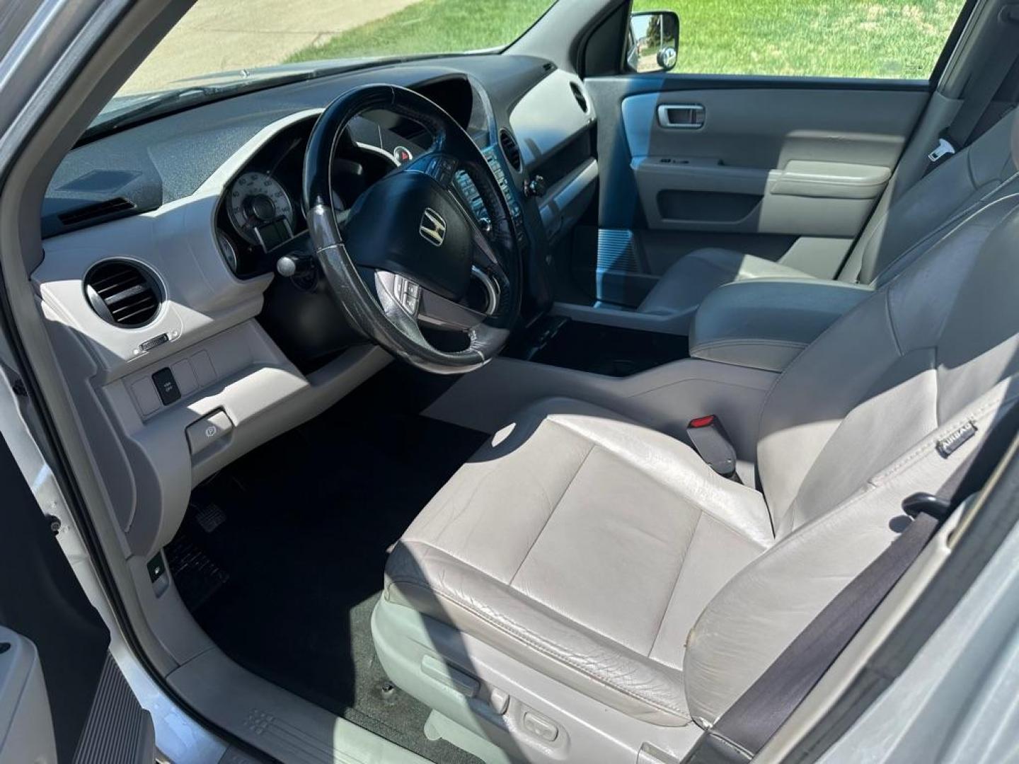 2009 HONDA PILOT EXL (5FNYF48629B) with an 3.5L engine, Automatic transmission, located at 1030 S. 22nd St., Bismarck, ND, 58504, (701) 258-0022, 46.793560, -100.758118 - Photo#14