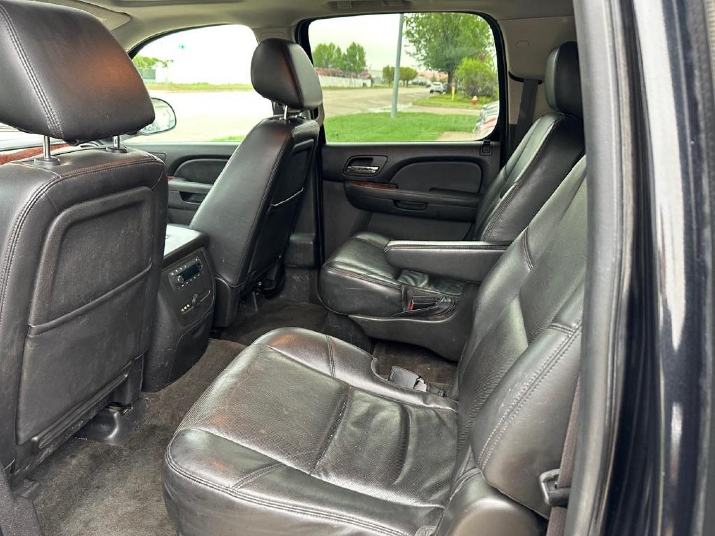 2012 CHEVROLET SUBURBAN 1500 LTZ (1GNSKKE71CR) with an 5.3L engine, Automatic transmission, located at 1030 S. 22nd St., Bismarck, ND, 58504, (701) 258-0022, 46.793560, -100.758118 - Photo#5