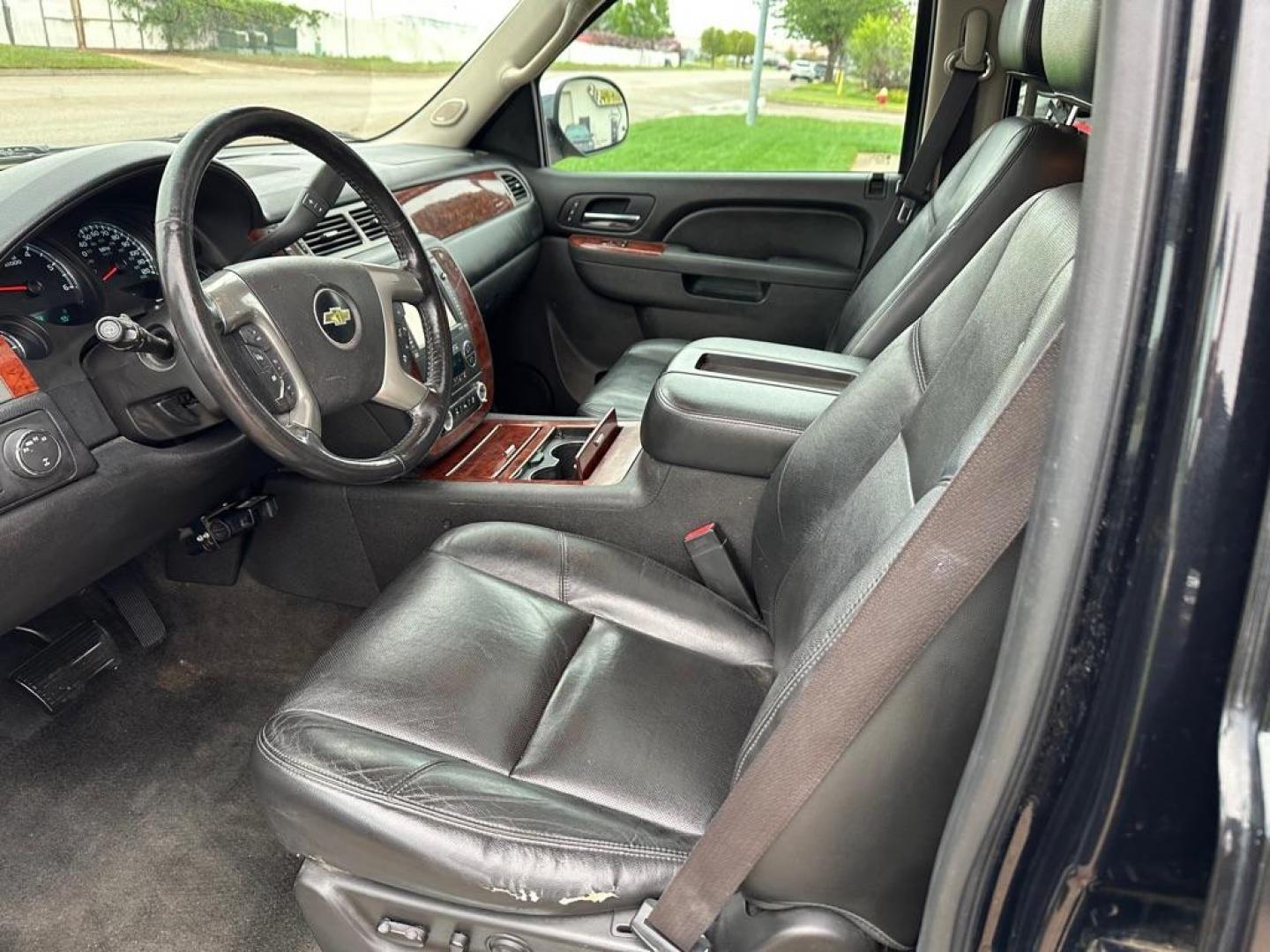 2012 CHEVROLET SUBURBAN 1500 LTZ (1GNSKKE71CR) with an 5.3L engine, Automatic transmission, located at 1030 S. 22nd St., Bismarck, ND, 58504, (701) 258-0022, 46.793560, -100.758118 - Photo#8