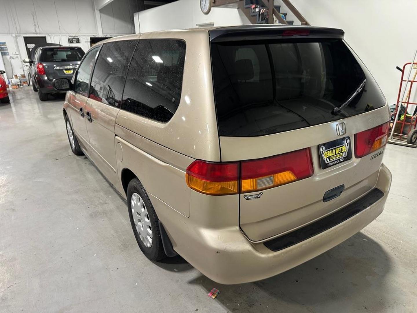 2002 HONDA ODYSSEY LX (2HKRL18582H) with an 3.5L engine, Automatic transmission, located at 1030 S. 22nd St., Bismarck, ND, 58504, (701) 258-0022, 46.793560, -100.758118 - Photo#4
