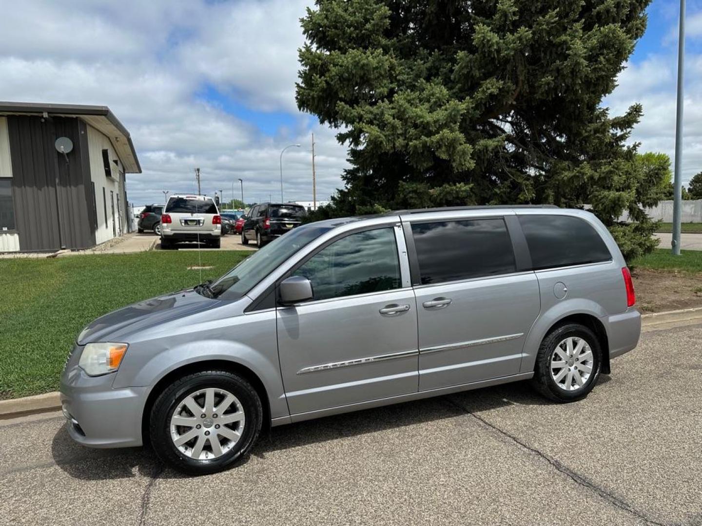 2014 CHRYSLER TOWN and COUNTRY TOURING (2C4RC1BG5ER) with an 3.6L engine, Automatic transmission, located at 1030 S. 22nd St., Bismarck, ND, 58504, (701) 258-0022, 46.793560, -100.758118 - Photo#0