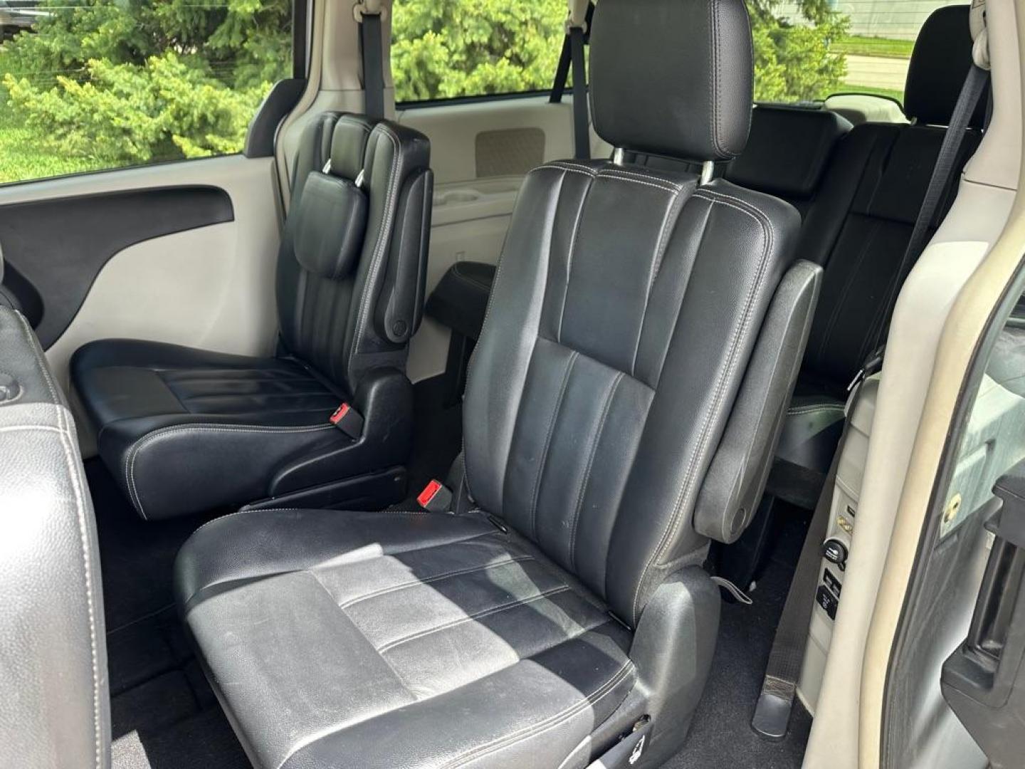 2014 CHRYSLER TOWN and COUNTRY TOURING (2C4RC1BG5ER) with an 3.6L engine, Automatic transmission, located at 1030 S. 22nd St., Bismarck, ND, 58504, (701) 258-0022, 46.793560, -100.758118 - Photo#5