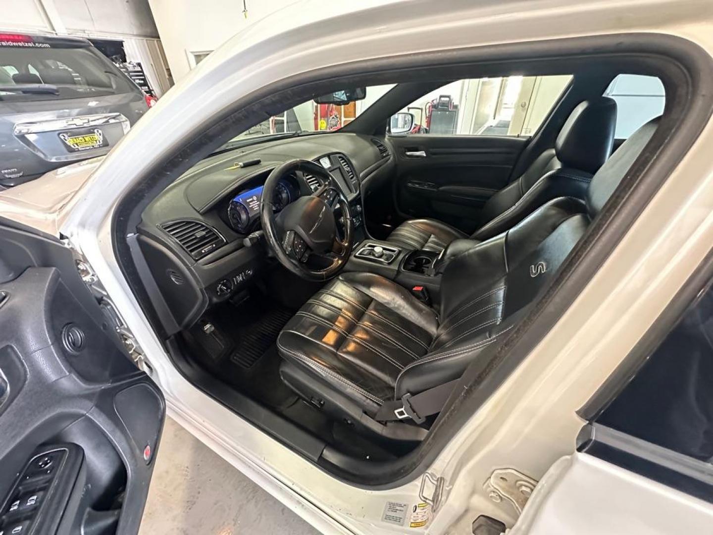 2016 CHRYSLER 300 S (2C3CCAGG4GH) with an 3.6L engine, Automatic transmission, located at 1030 S. 22nd St., Bismarck, ND, 58504, (701) 258-0022, 46.793560, -100.758118 - Photo#4