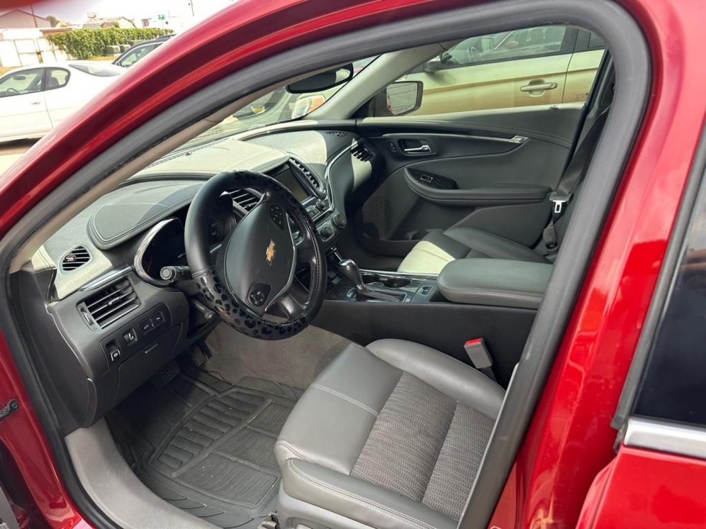 2014 CHEVROLET IMPALA LT (2G1125S39E9) with an 3.6L engine, Automatic transmission, located at 1030 S. 22nd St., Bismarck, ND, 58504, (701) 258-0022, 46.793560, -100.758118 - Photo#4