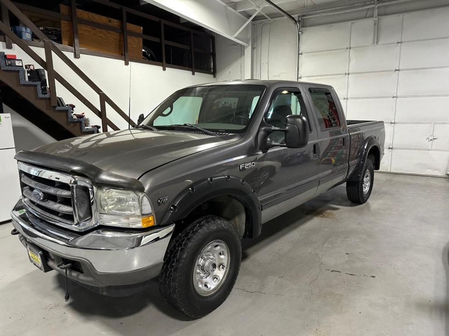 2002 FORD F250 SUPER DUTY (1FTNW21L42E) with an 5.4L engine, Automatic transmission, located at 1030 S. 22nd St., Bismarck, ND, 58504, (701) 258-0022, 46.793560, -100.758118 - Photo#0