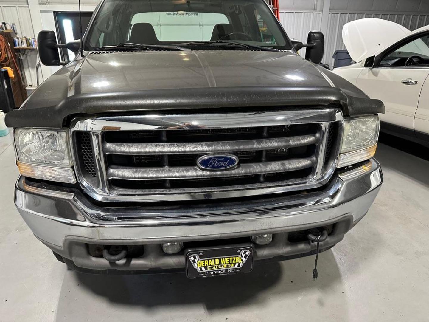2002 FORD F250 SUPER DUTY (1FTNW21L42E) with an 5.4L engine, Automatic transmission, located at 1030 S. 22nd St., Bismarck, ND, 58504, (701) 258-0022, 46.793560, -100.758118 - Photo#1
