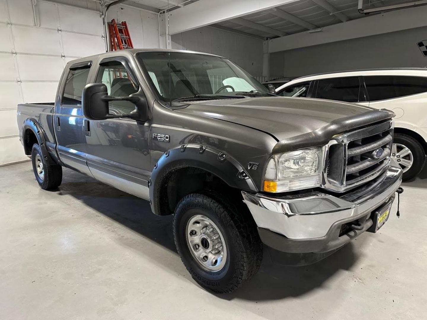 2002 FORD F250 SUPER DUTY (1FTNW21L42E) with an 5.4L engine, Automatic transmission, located at 1030 S. 22nd St., Bismarck, ND, 58504, (701) 258-0022, 46.793560, -100.758118 - Photo#3