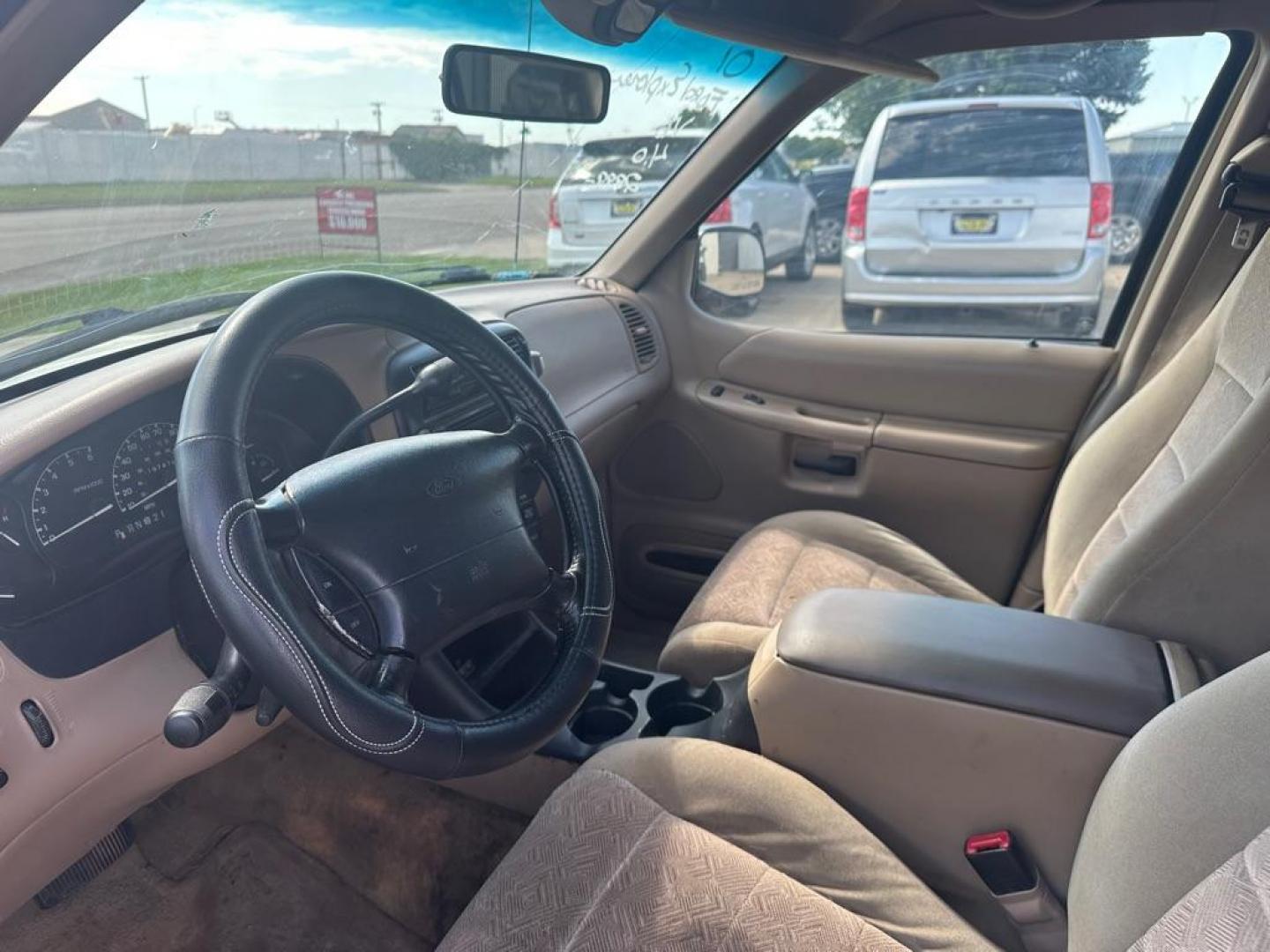 2001 FORD EXPLORER XLT (1FMZU73E61Z) with an 4.0L engine, Automatic transmission, located at 1030 S. 22nd St., Bismarck, ND, 58504, (701) 258-0022, 46.793560, -100.758118 - Photo#3