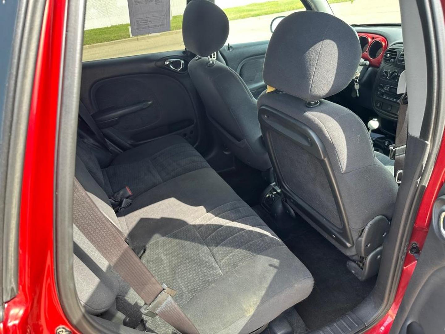 2003 CHRYSLER PT CRUISER TOURING (3C4FY58B13T) with an 2.4L engine, Automatic transmission, located at 1030 S. 22nd St., Bismarck, ND, 58504, (701) 258-0022, 46.793560, -100.758118 - Photo#3